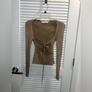 ASTR the Label barley worn brown cropped sweater with cutout. size small.